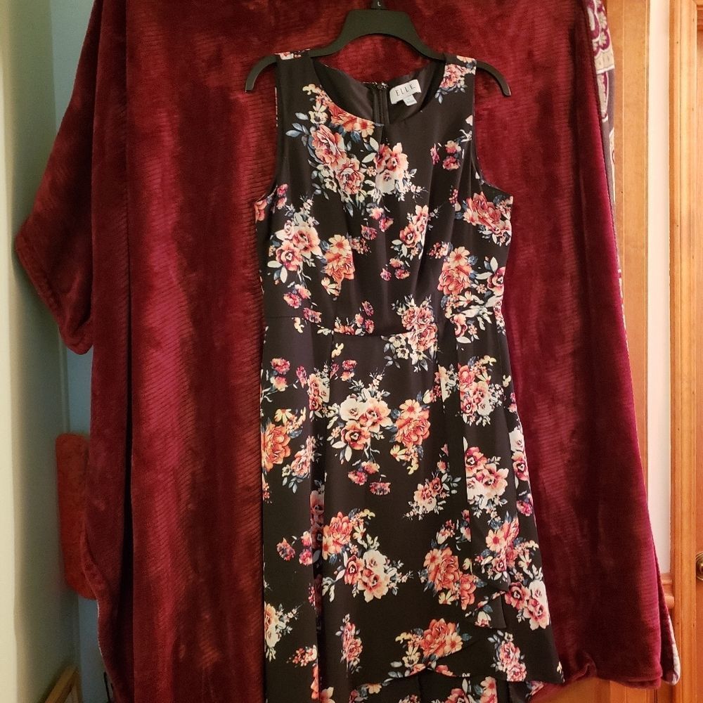 FLORAL Flowy Dress with Pockets